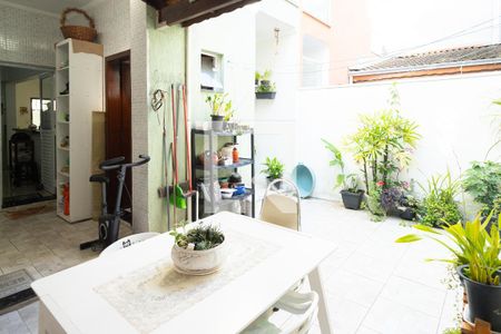 Casa à venda com 212m², 3 quartos e 4 vagas Casa à venda com 212m², 3 quartos e 4 vagasÁrea - Churrasqueira