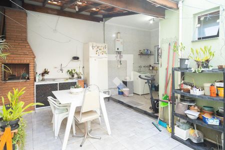 Casa à venda com 212m², 3 quartos e 4 vagas Casa à venda com 212m², 3 quartos e 4 vagasÁrea - Churrasqueira