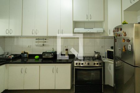 Casa à venda com 212m², 3 quartos e 4 vagas Casa à venda com 212m², 3 quartos e 4 vagasCozinha