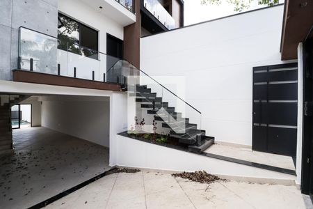 Casa à venda com 200m², 3 quartos e 3 vagasFachada