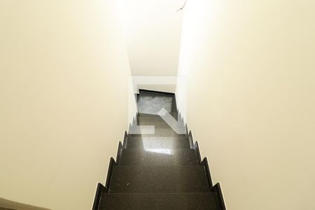 Casa à venda com 200m², 3 quartos e 3 vagasEscada