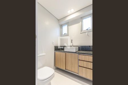 Apartamento à venda com 74m², 2 quartos e 1 vaga Apartamento à venda com 74m², 2 quartos e 1 vagaBanheiro Suite
