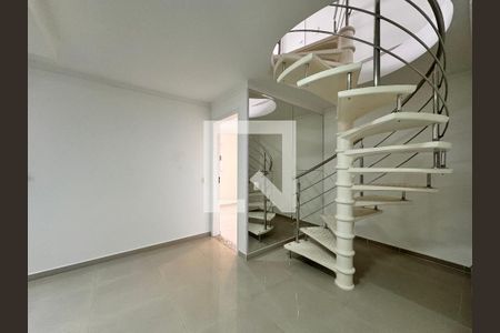 Apartamento à venda com 83m², 2 quartos e 2 vagas Apartamento à venda com 83m², 2 quartos e 2 vagasCozinha