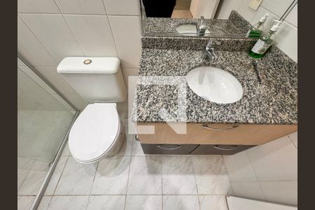 Apartamento à venda com 83m², 2 quartos e 2 vagas Apartamento à venda com 83m², 2 quartos e 2 vagasBanheiro da Suíte