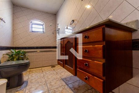 Casa à venda com 300m², 3 quartos e 2 vagas Casa à venda com 300m², 3 quartos e 2 vagasBanheiro Suíte