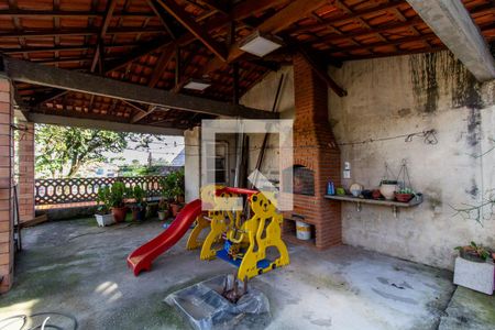 Casa à venda com 300m², 3 quartos e 2 vagas Casa à venda com 300m², 3 quartos e 2 vagasChurrasqueira