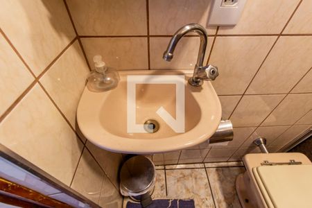 Casa à venda com 300m², 3 quartos e 2 vagas Casa à venda com 300m², 3 quartos e 2 vagasBanheiro