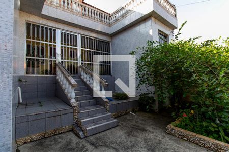 Casa à venda com 300m², 3 quartos e 2 vagas Casa à venda com 300m², 3 quartos e 2 vagasQuintal e Jardim
