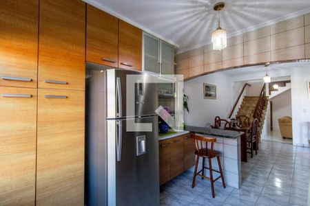 Casa à venda com 300m², 3 quartos e 2 vagas Casa à venda com 300m², 3 quartos e 2 vagasCozinha