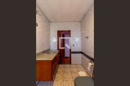 Casa à venda com 300m², 3 quartos e 2 vagas Casa à venda com 300m², 3 quartos e 2 vagasBanheiro Suíte