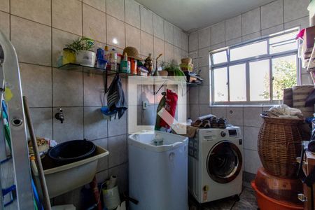 Casa à venda com 300m², 3 quartos e 2 vagas Casa à venda com 300m², 3 quartos e 2 vagasÁrea de Serviço