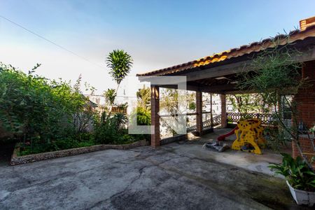 Casa à venda com 300m², 3 quartos e 2 vagas Casa à venda com 300m², 3 quartos e 2 vagasQuintal e Jardim