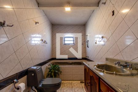 Casa à venda com 300m², 3 quartos e 2 vagas Casa à venda com 300m², 3 quartos e 2 vagasBanheiro Suíte