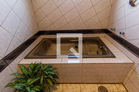 Casa à venda com 300m², 3 quartos e 2 vagas Casa à venda com 300m², 3 quartos e 2 vagasBanheiro Suíte