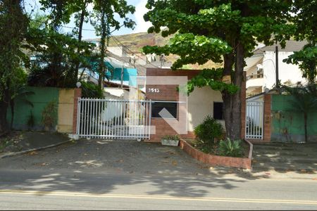 Casa de condomínio à venda com 225m², 6 quartos e 1 vagaFachada