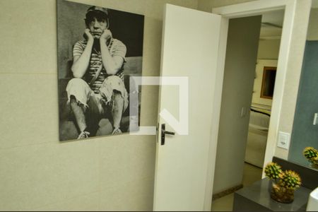 Casa de condomínio à venda com 225m², 6 quartos e 1 vagaBanheiro