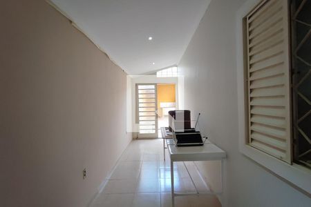 Casa à venda com 187m², 3 quartos e 4 vagasCorredor Quintal