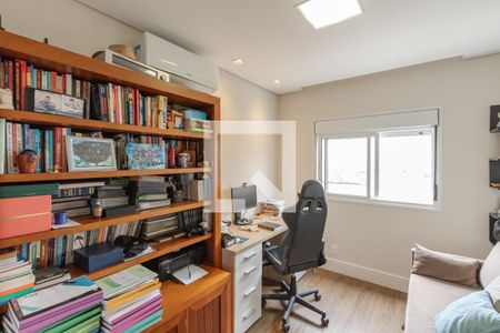 Casa de condomínio à venda com 267m², 4 quartos e 3 vagas Casa de condomínio à venda com 267m², 4 quartos e 3 vagasQuarto