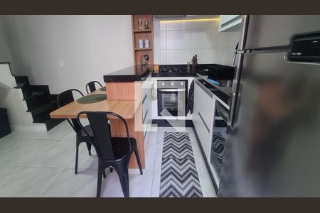 Casa à venda com 83m², 2 quartos e 2 vagas Casa à venda com 83m², 2 quartos e 2 vagasCozinha