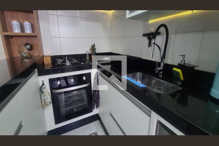 Casa à venda com 83m², 2 quartos e 2 vagas Casa à venda com 83m², 2 quartos e 2 vagasCozinha