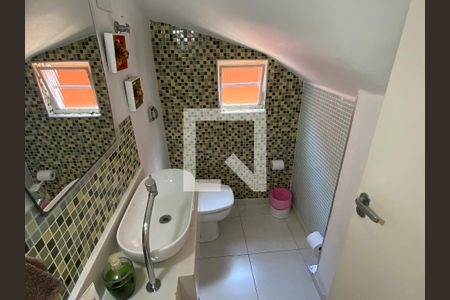 Casa à venda com 257m², 3 quartos e 2 vagas Casa à venda com 257m², 3 quartos e 2 vagasLavabo