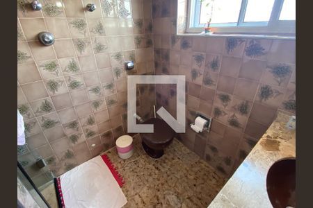 Casa à venda com 257m², 3 quartos e 2 vagas Casa à venda com 257m², 3 quartos e 2 vagasBanheiro