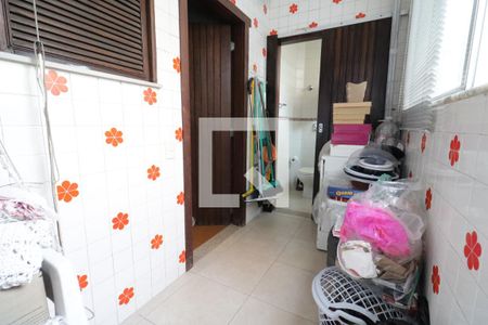 Apartamento à venda com 234m², 4 quartos e 1 vagaÁrea de Serviço