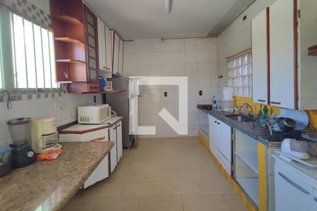 Casa à venda com 360m², 4 quartos e 6 vagasCozinha