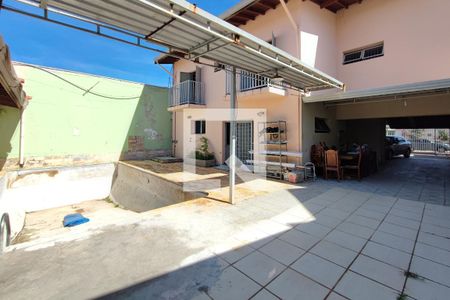 Casa à venda com 360m², 4 quartos e 6 vagasQuintal