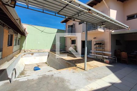 Casa à venda com 360m², 4 quartos e 6 vagasQuintal