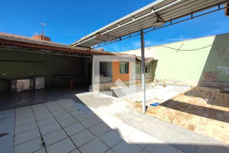 Casa à venda com 360m², 4 quartos e 6 vagasQuintal