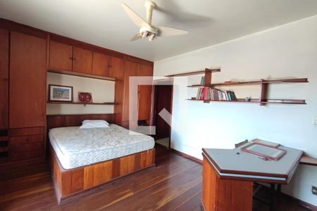 Casa à venda com 360m², 4 quartos e 6 vagasQuarto Suíte