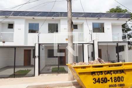 Casa à venda com 150m², 3 quartos e 2 vagasFachada