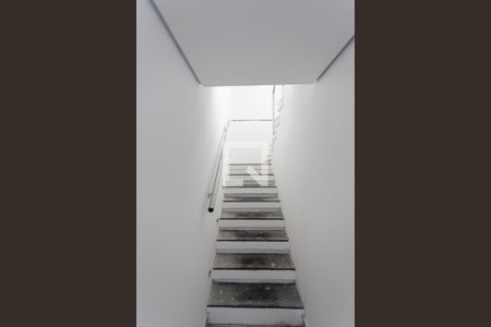 Casa à venda com 150m², 3 quartos e 2 vagasEscada do quintal