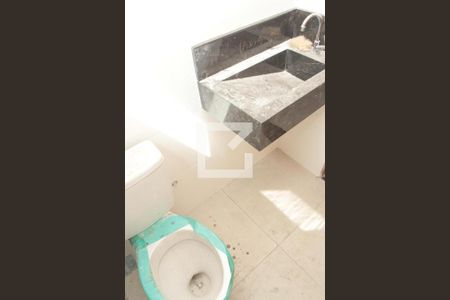 Casa à venda com 180m², 3 quartos e 2 vagasBanheiro 2