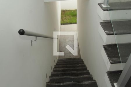 Casa à venda com 180m², 3 quartos e 2 vagasEscada