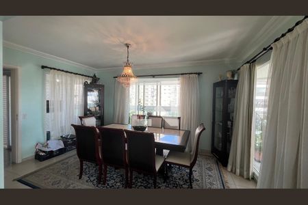 Apartamento à venda com 266m², 4 quartos e 4 vagas Apartamento à venda com 266m², 4 quartos e 4 vagasSala de Jantar