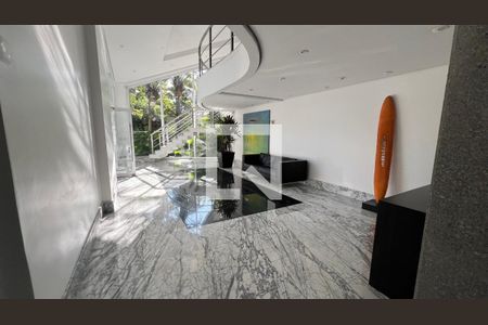 Apartamento à venda com 266m², 4 quartos e 4 vagas Apartamento à venda com 266m², 4 quartos e 4 vagasHall de entrada