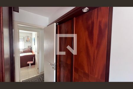 Apartamento à venda com 266m², 4 quartos e 4 vagas Apartamento à venda com 266m², 4 quartos e 4 vagasSuite 3