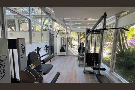 Apartamento à venda com 266m², 4 quartos e 4 vagas Apartamento à venda com 266m², 4 quartos e 4 vagasAcademia