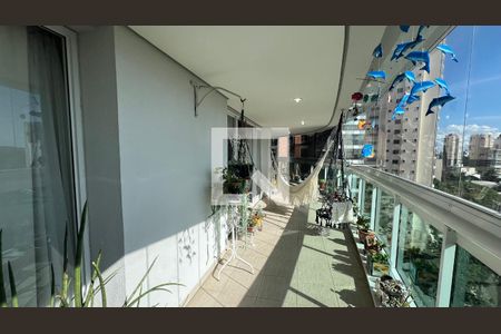 Apartamento à venda com 266m², 4 quartos e 4 vagas Apartamento à venda com 266m², 4 quartos e 4 vagasVaranda