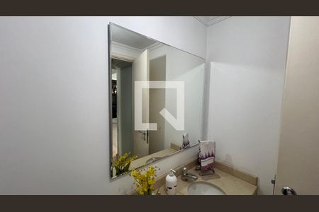 Apartamento à venda com 266m², 4 quartos e 4 vagas Apartamento à venda com 266m², 4 quartos e 4 vagasLavabo