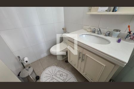 Apartamento à venda com 266m², 4 quartos e 4 vagas Apartamento à venda com 266m², 4 quartos e 4 vagasBanheiro da Suíte 2