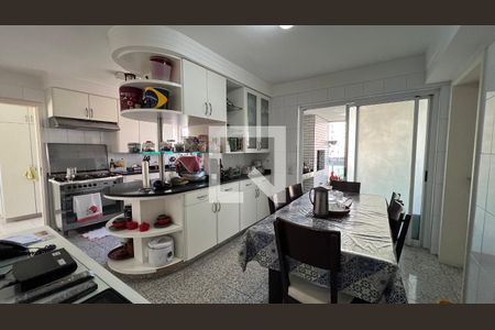 Apartamento à venda com 266m², 4 quartos e 4 vagas Apartamento à venda com 266m², 4 quartos e 4 vagasCopa