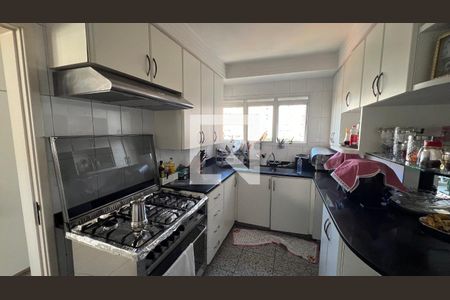 Apartamento à venda com 266m², 4 quartos e 4 vagas Apartamento à venda com 266m², 4 quartos e 4 vagasCozinha - Armários