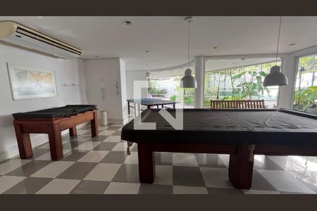 Apartamento à venda com 266m², 4 quartos e 4 vagas Apartamento à venda com 266m², 4 quartos e 4 vagasSalão de jogos