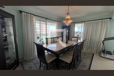Apartamento à venda com 266m², 4 quartos e 4 vagas Apartamento à venda com 266m², 4 quartos e 4 vagasSala de Jantar