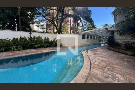 Apartamento à venda com 266m², 4 quartos e 4 vagas Apartamento à venda com 266m², 4 quartos e 4 vagasPiscina