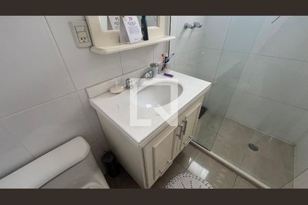 Apartamento à venda com 266m², 4 quartos e 4 vagas Apartamento à venda com 266m², 4 quartos e 4 vagasBanheiro da Suíte 2