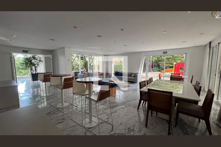 Apartamento à venda com 266m², 4 quartos e 4 vagas Apartamento à venda com 266m², 4 quartos e 4 vagasSalão de Festas